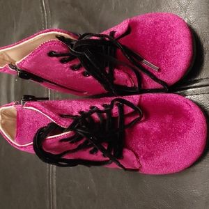 Spellbound Soles Velvet Nyx Size 9 toddler